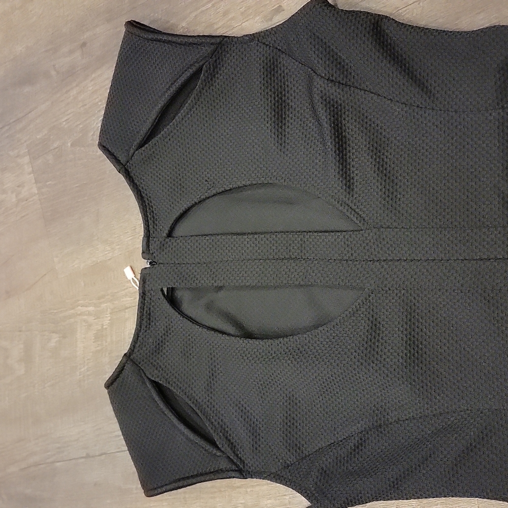 Women's black dress. - Picture 9 of 10